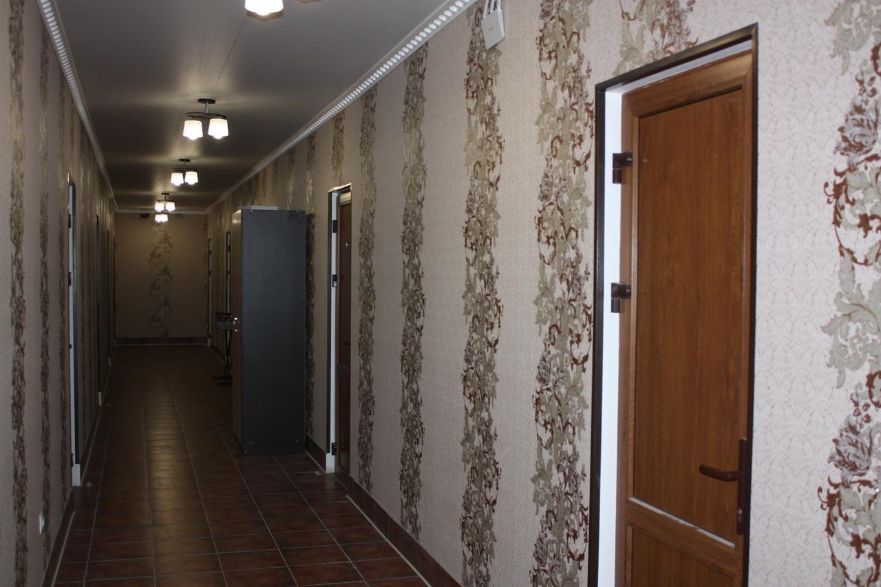 Viktoria Hotel Pitsoenda Buitenkant foto